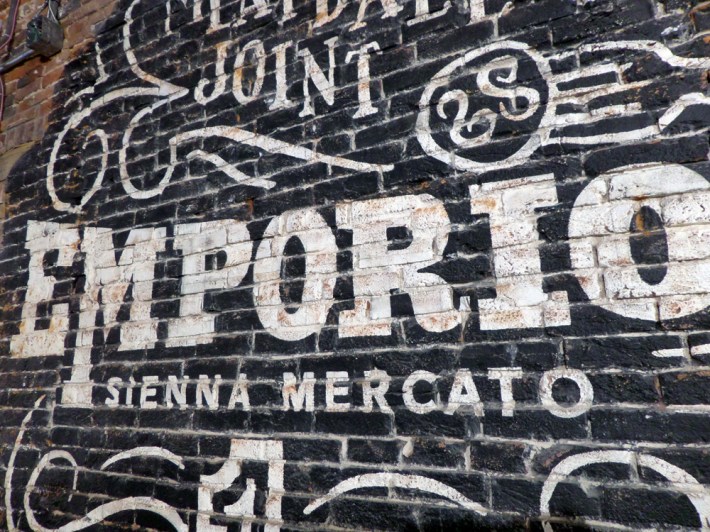 logo design by hand-letter artist, Ryan Hamrick